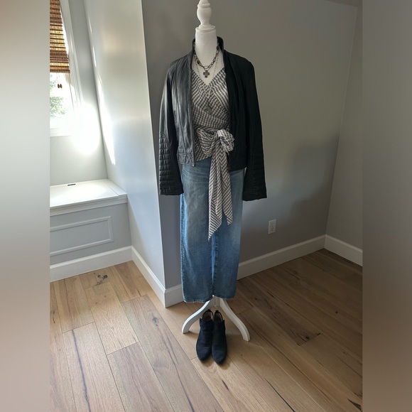 WAYF WRAP TOP - Picture 3 of 9